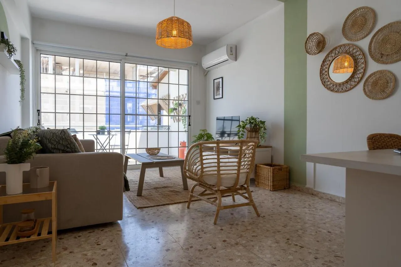 Blossom 1-Bedroom Apartment In Λάρνακα
