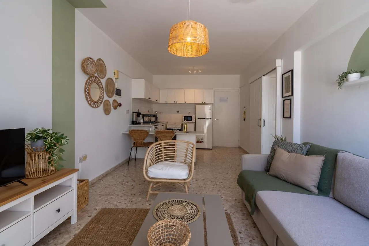 Blossom 1-Bedroom Apartment In Λάρνακα