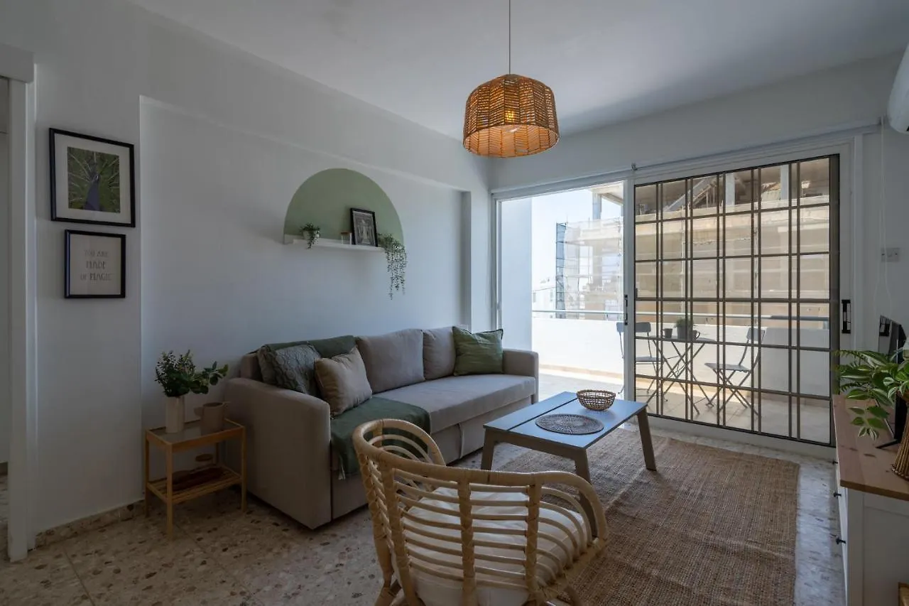 Blossom 1-Bedroom Apartment In Λάρνακα