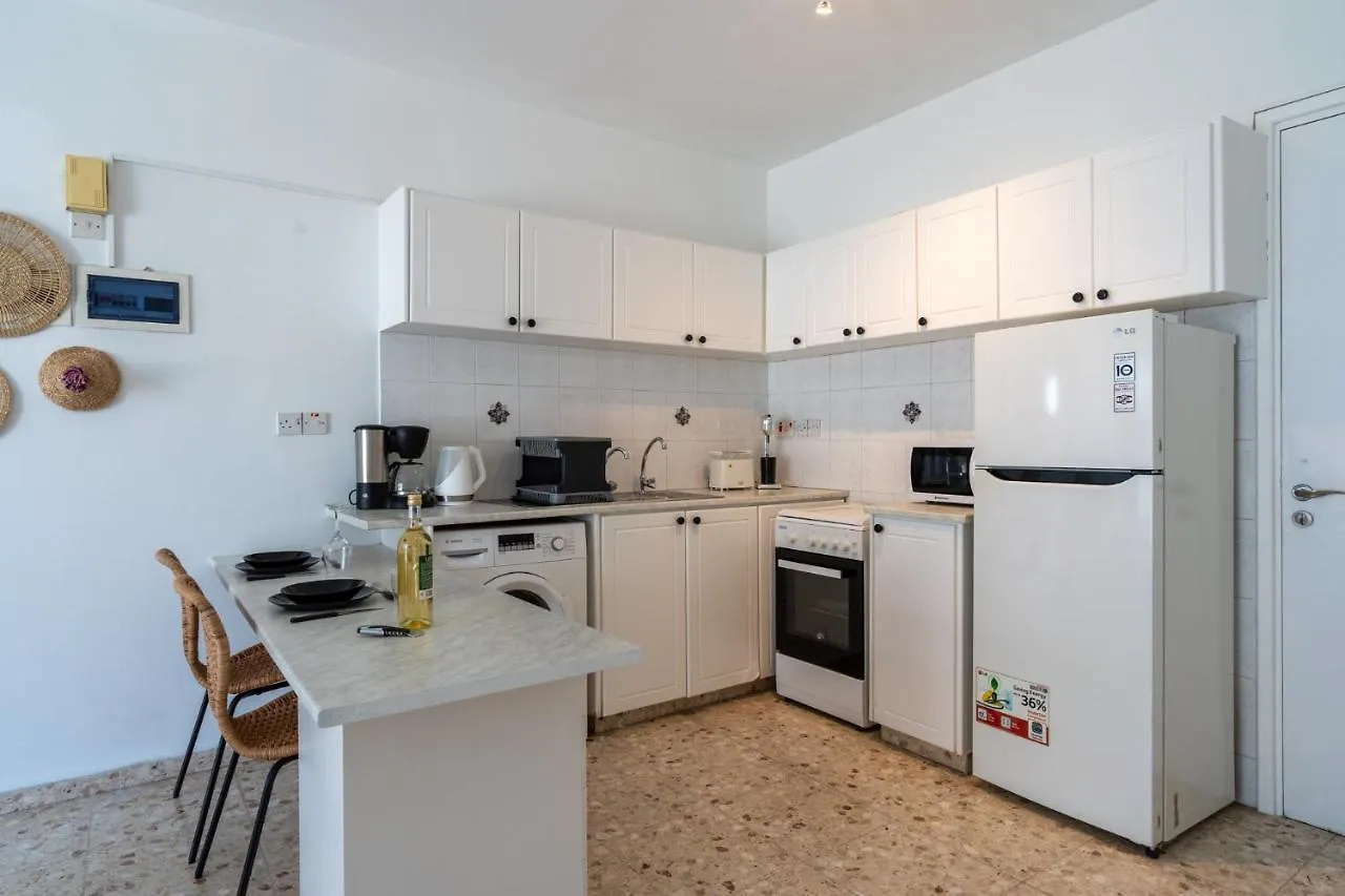 Blossom 1-Bedroom Apartment In Λάρνακα