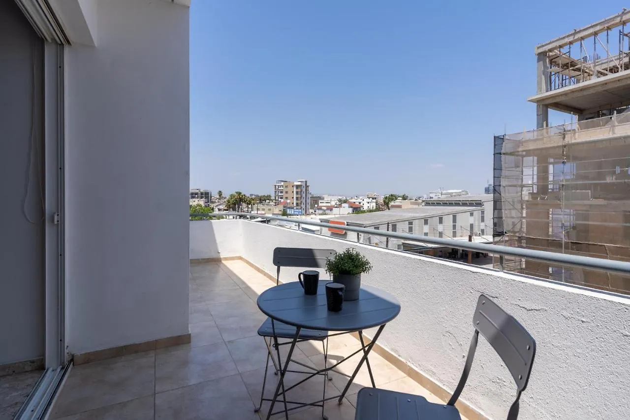 Blossom 1-Bedroom Apartment In Λάρνακα